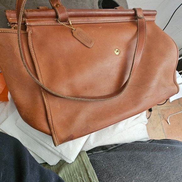 Coach Handbags - Coach Purse Genuine Cowhide